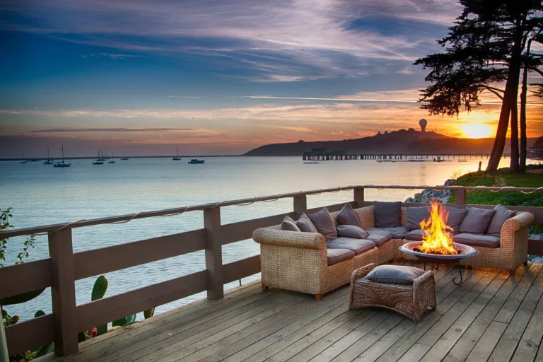 Half+Moon+Bay+Brewing+Company+-+Half+Moon+Bay+waterfront+restaurant+outdoor+dining