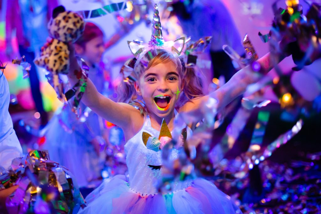 Read more about the article Kids’ Party DJ Auckland – Birthdays & School Discos